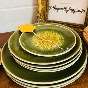 Carefree Vintage Plate Set